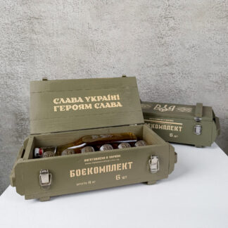 БОЄКОМПЛЕКТ Premium – 6 чарок-гільз + фляшка у дерев’яному ящику