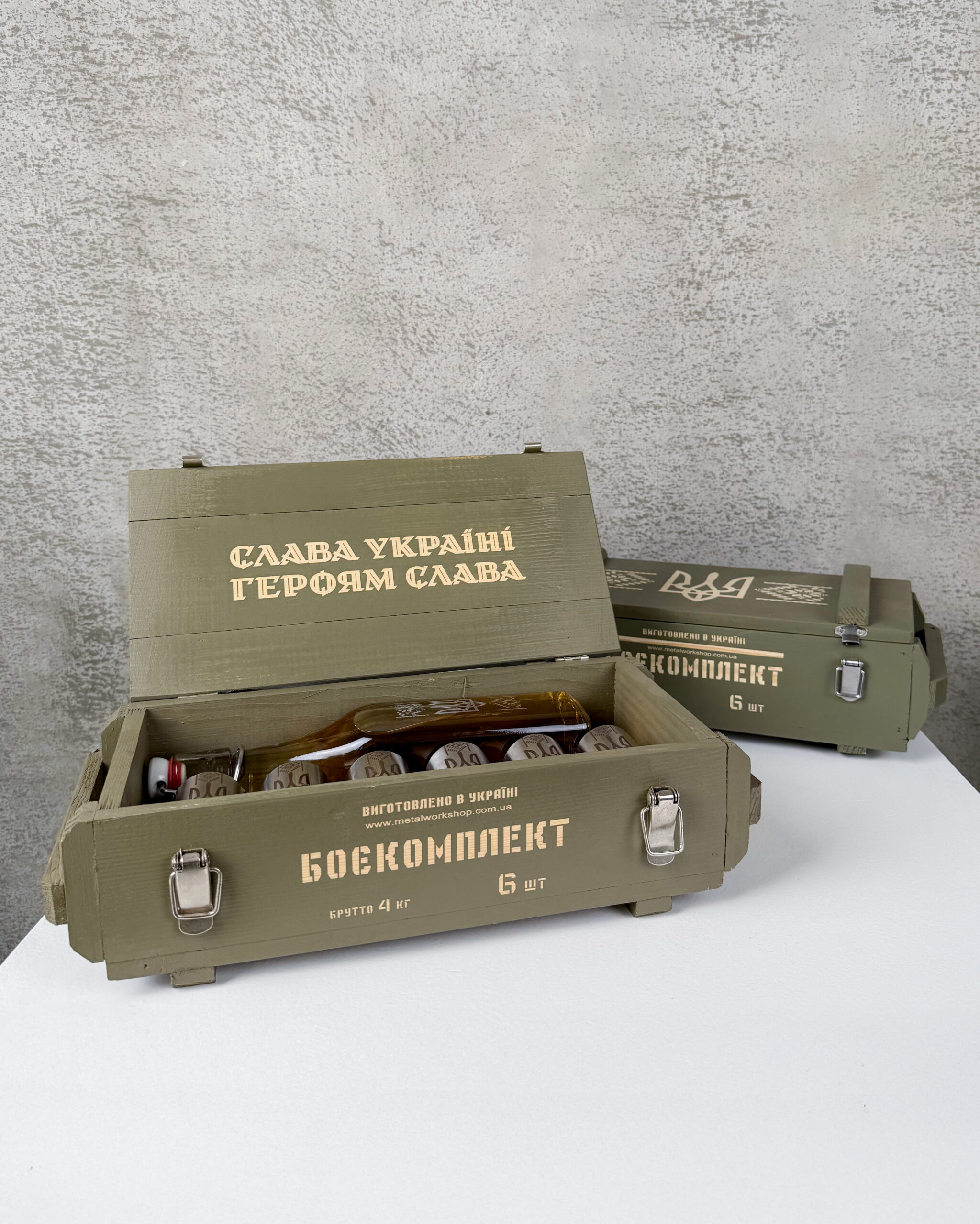 БОЄКОМПЛЕКТ Premium – 6 чарок-гільз + фляшка у дерев’яному ящику