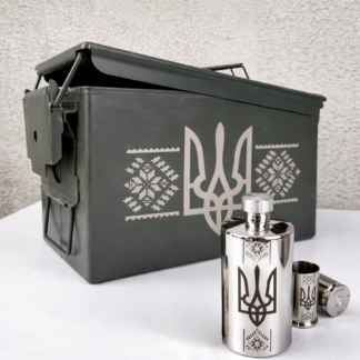 Подарунковий набір «БОЄКОМПЛЕКТ Tactical NATO» — 6 стопок ЧПУ + фляга в оригінальному ящику від БК країн НАТО